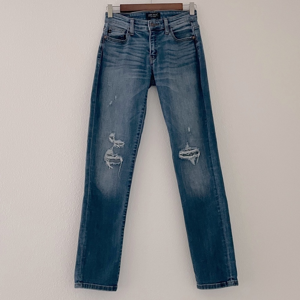 Judy Blue Distressed Skinny Jeans